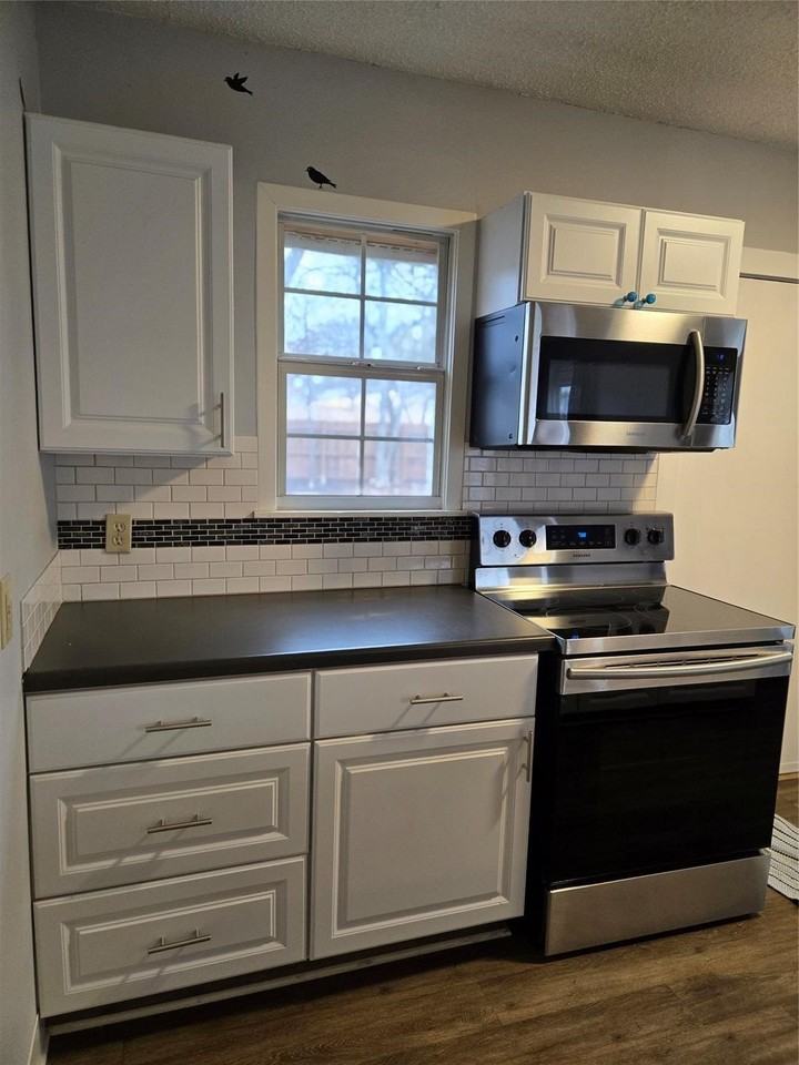 714 Jackson St - Photo 7 of 19