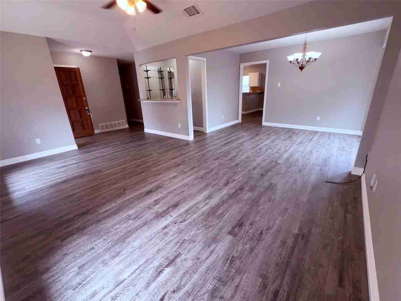 2612 S Meadow Dr - Photo 5 of 22