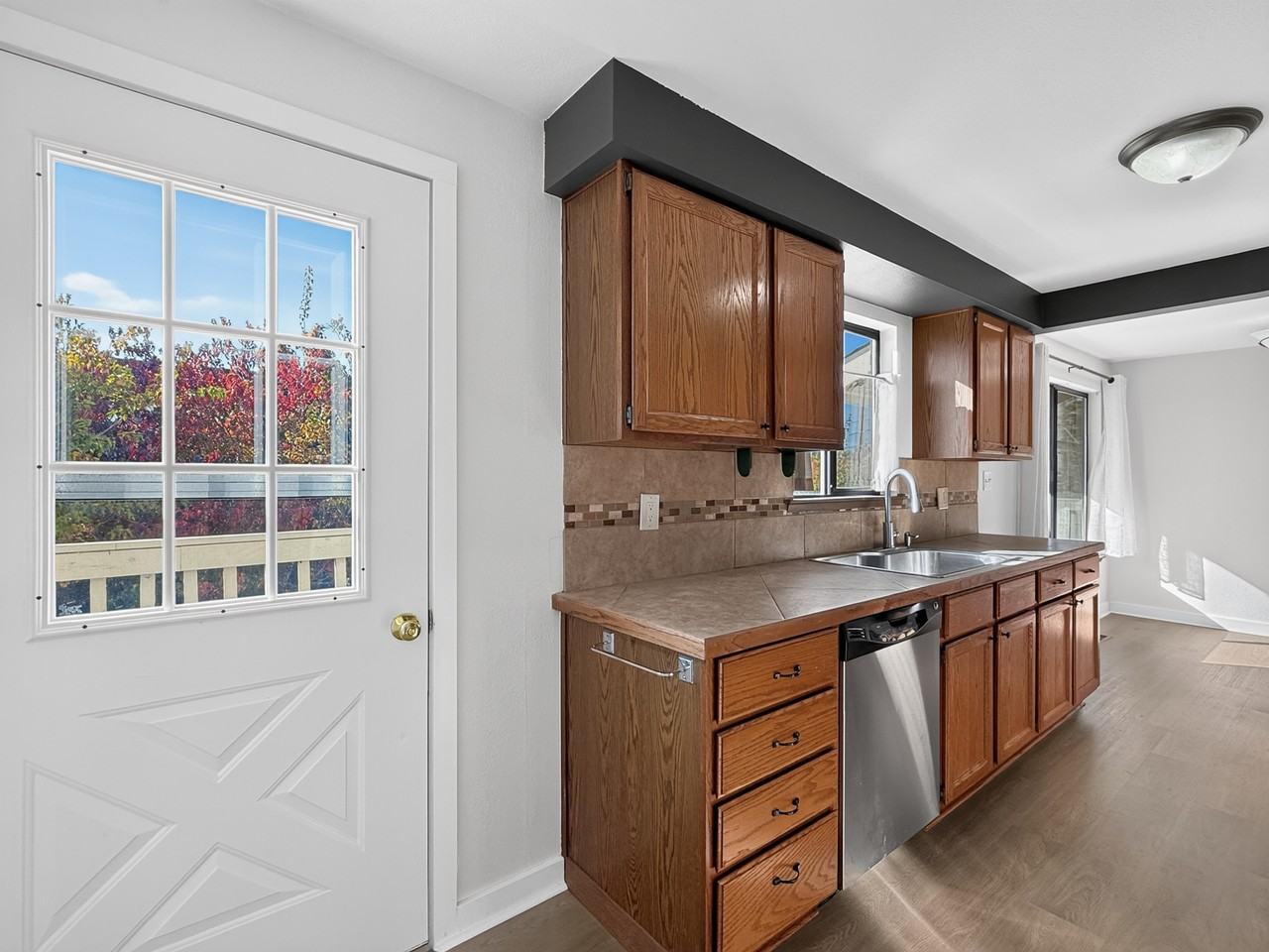 6251 3rd Ave NW, Seattle - Photo 4 of 25