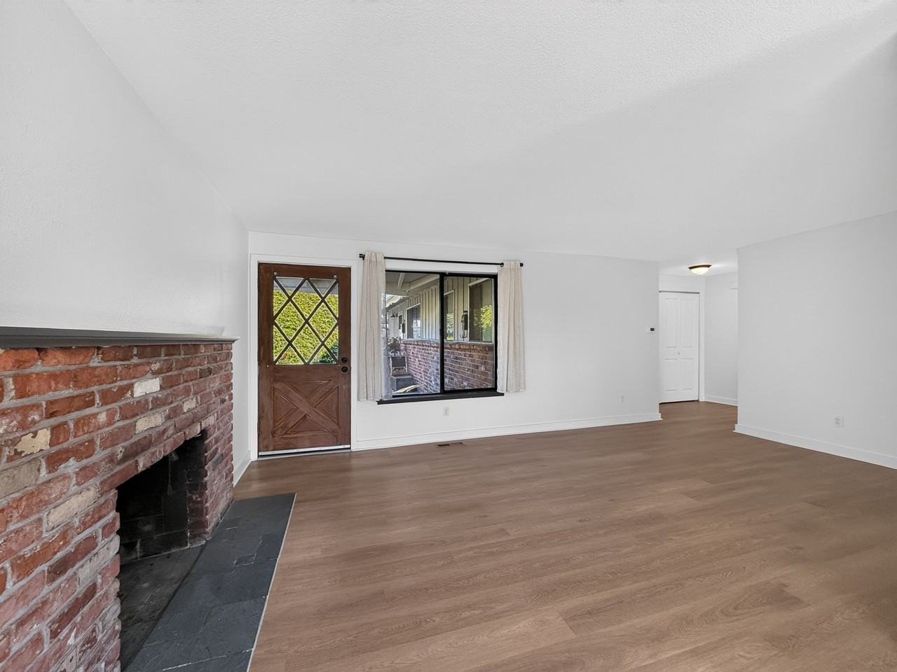 6251 3rd Ave NW, Seattle - Photo 6 of 25