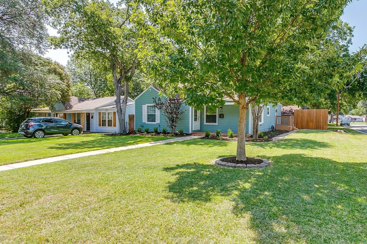 4237 Geddes Ave - Photo 7 of 37