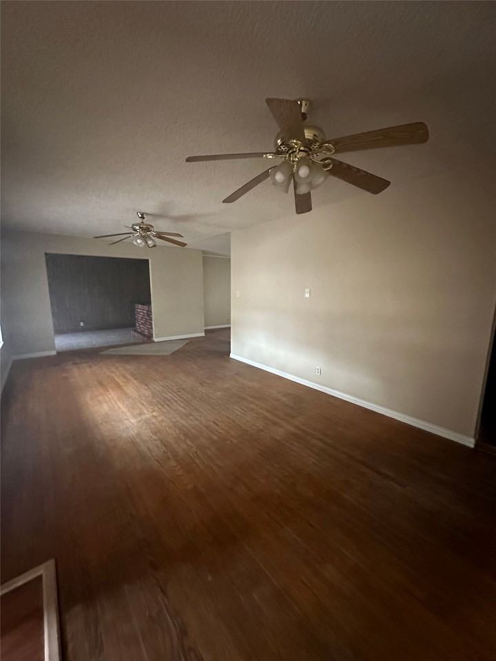 401 S Jefferson Dr - Photo 3 of 17