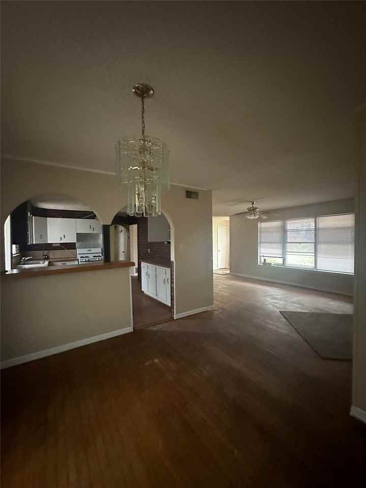 401 S Jefferson Dr - Photo 6 of 17