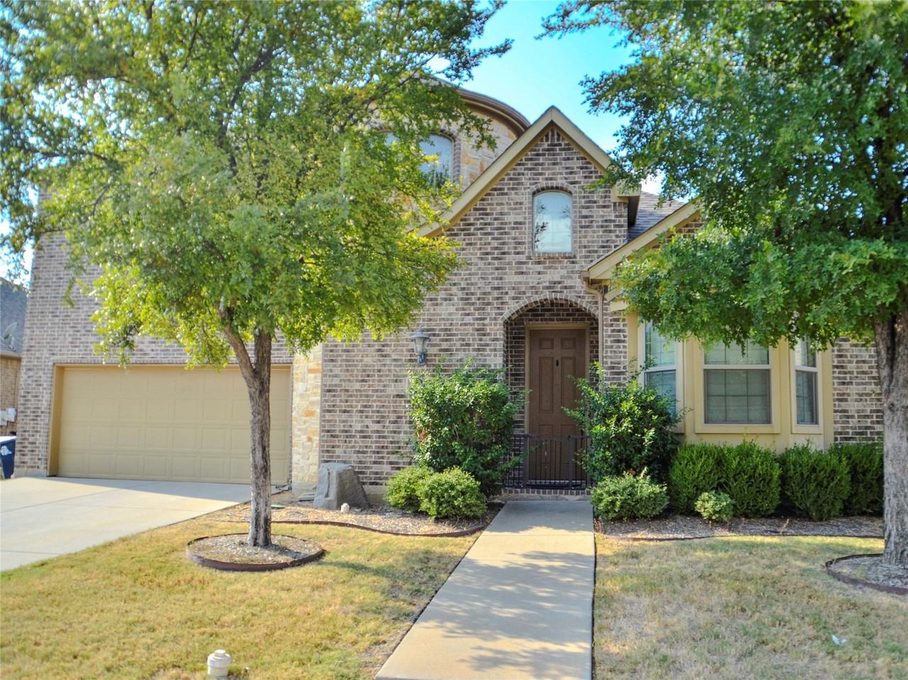 5720 Eagle Mountain Dr - Photo 2 of 30