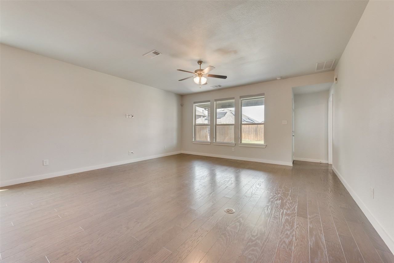 1617 Spoonbill Dr - Photo 3 of 29