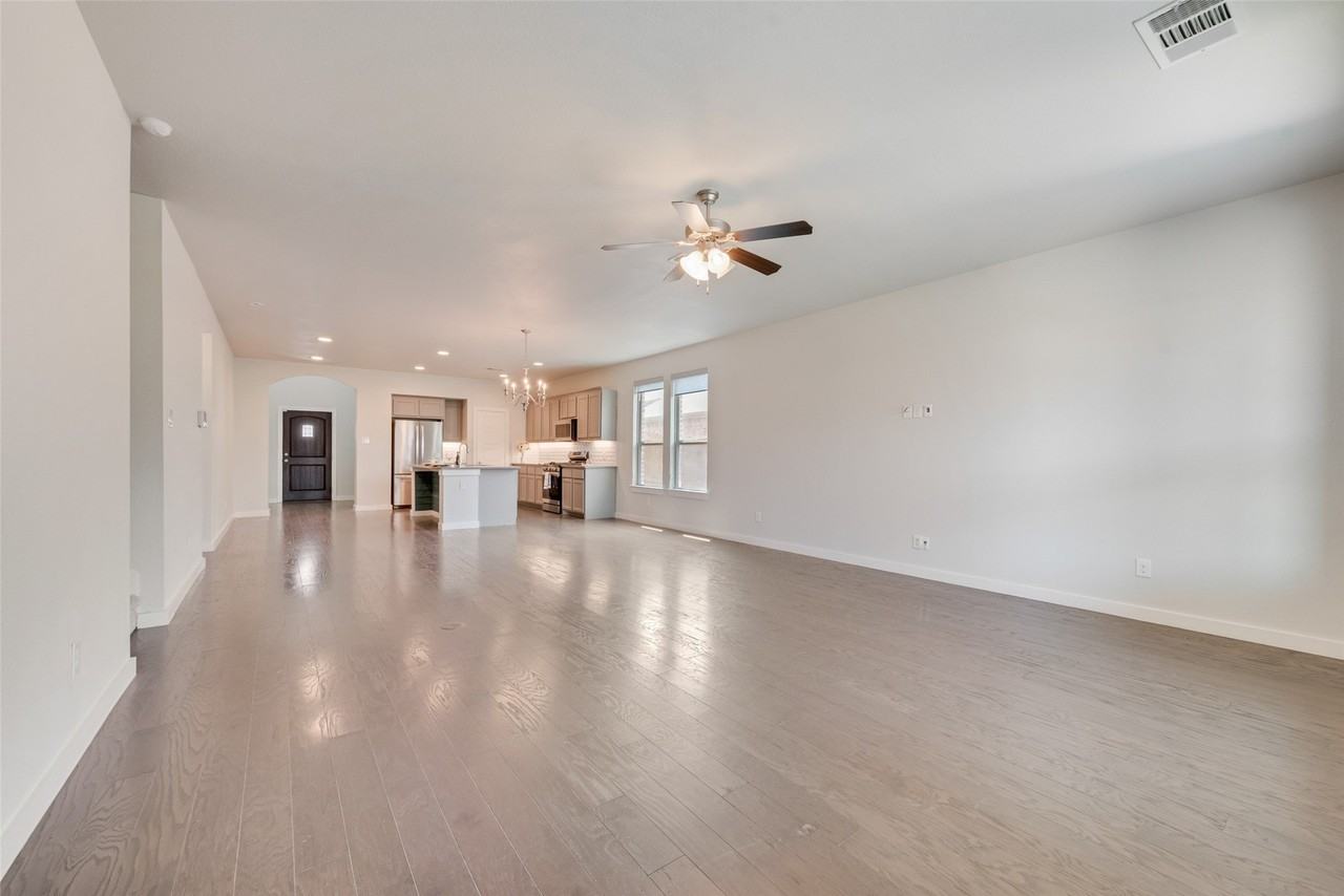 1617 Spoonbill Dr - Photo 4 of 29
