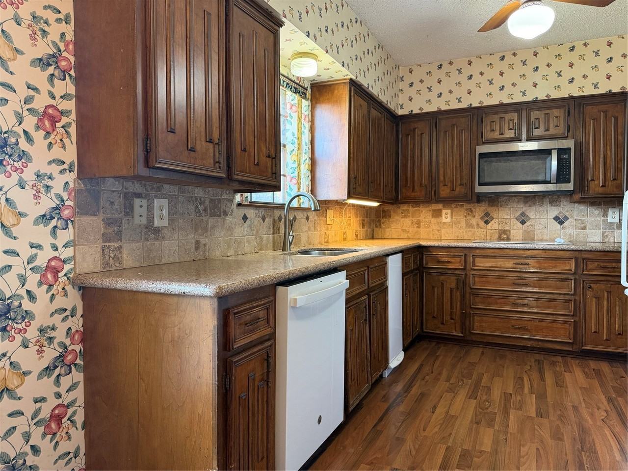 2731 Rivercrest Dr - Photo 5 of 20