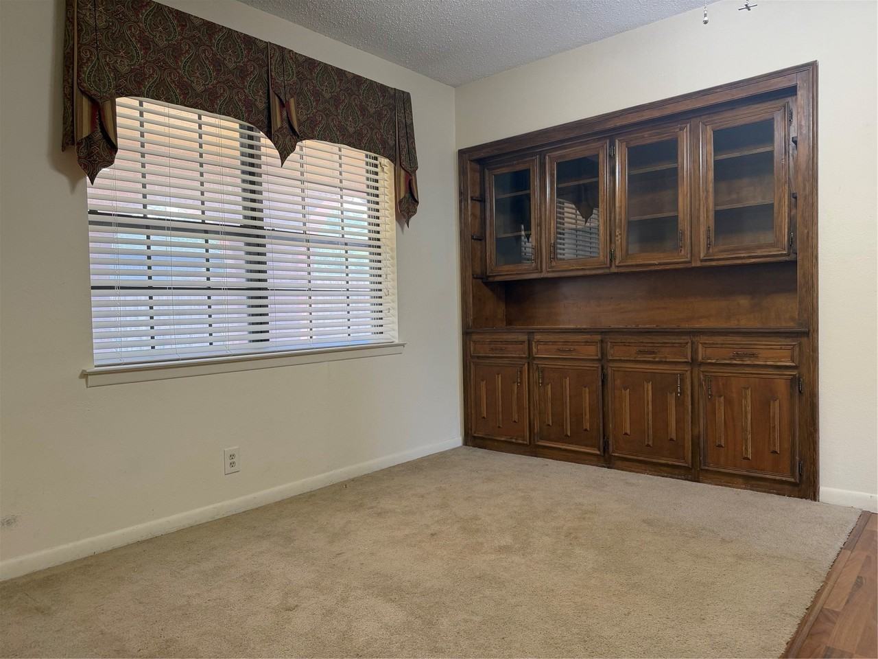 2731 Rivercrest Dr - Photo 7 of 20