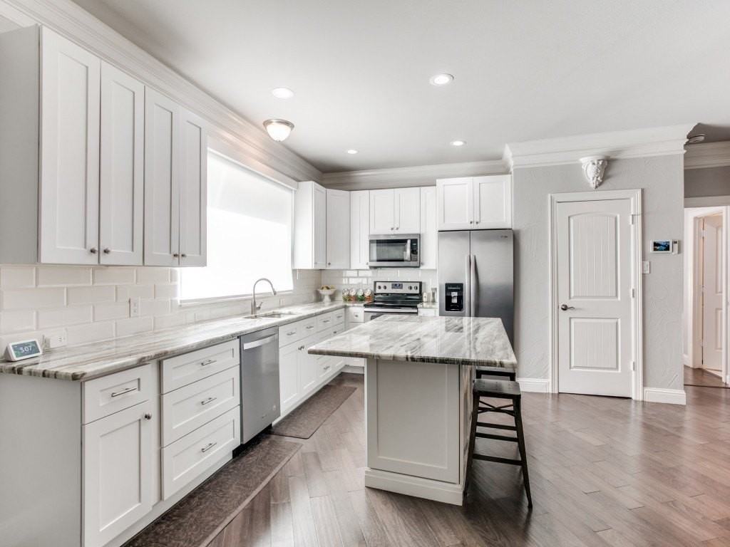 507 E Dallas Rd - Photo 4 of 30