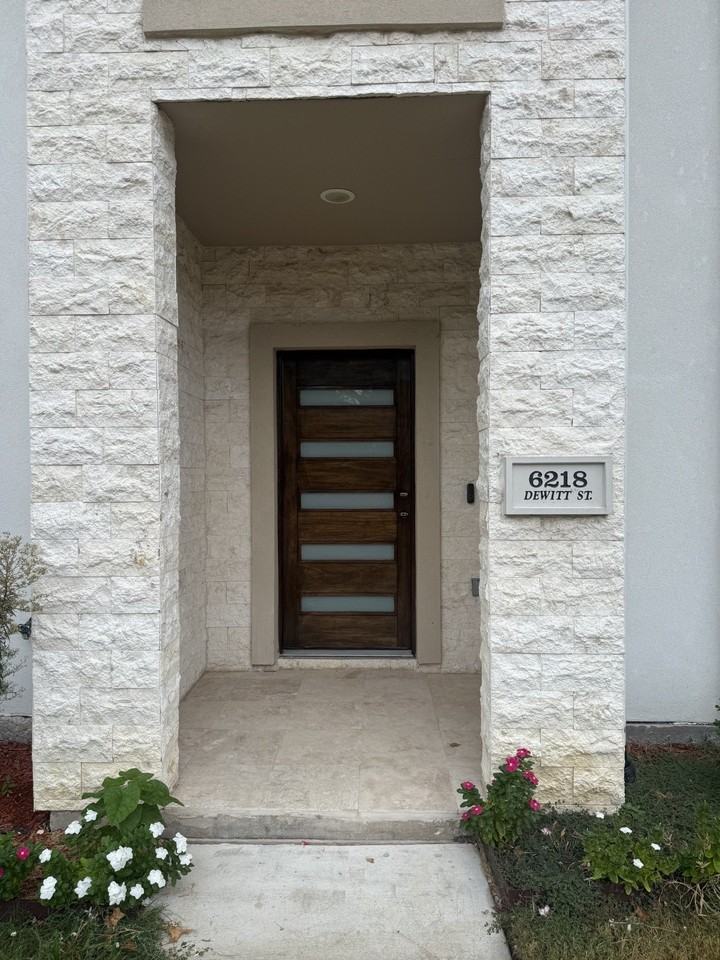 6218 Dewitt St - Photo 2 of 23