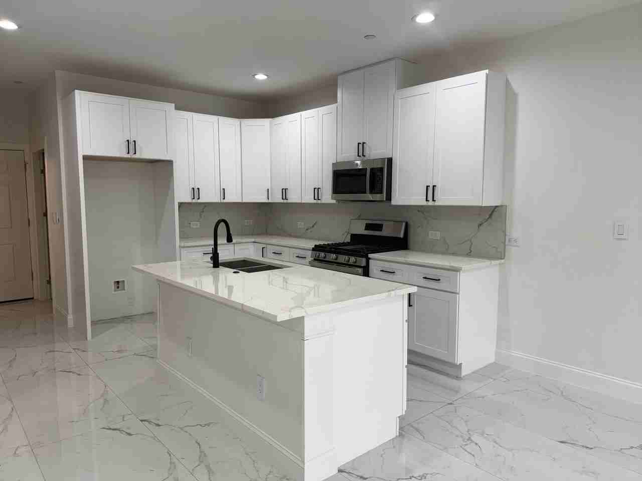 6218 Dewitt St - Photo 6 of 23