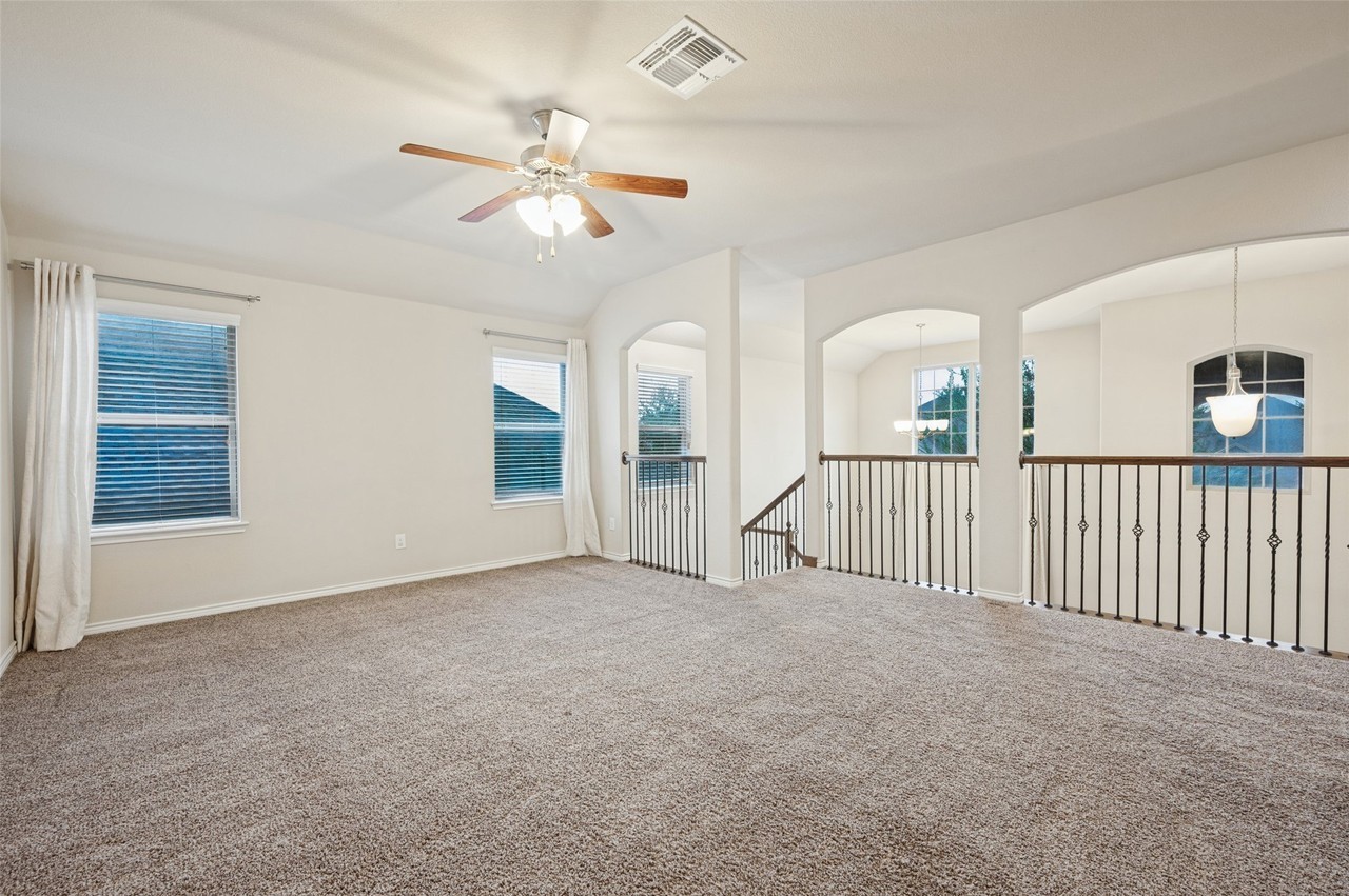 10020 Long Branch Dr - Photo 5 of 12