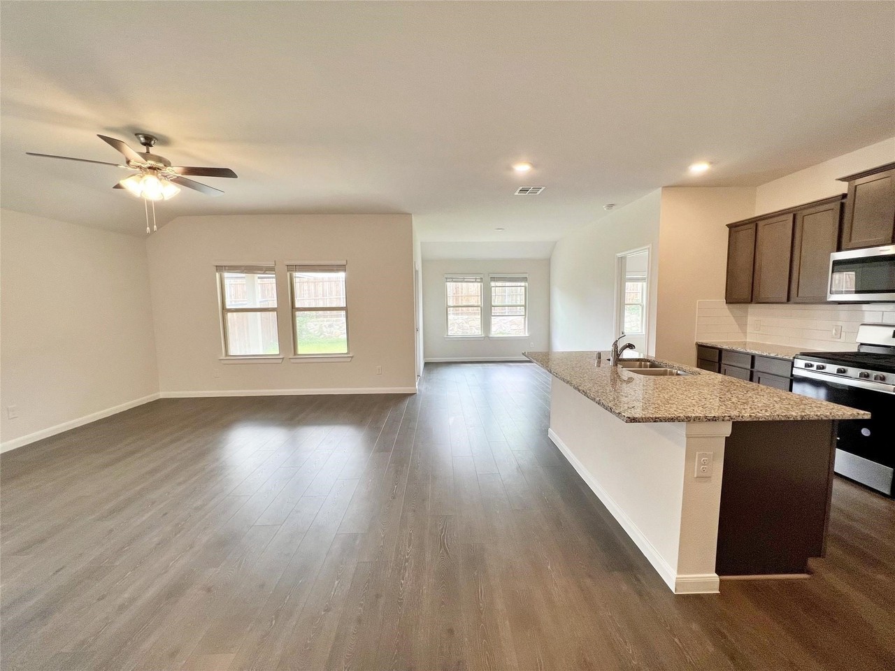 609 Range Dr - Photo 2 of 16