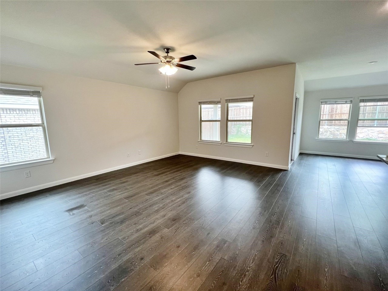 609 Range Dr - Photo 4 of 16