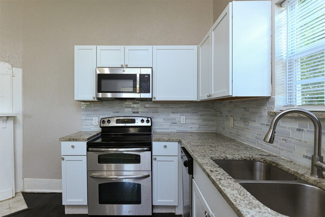 1513 South Fwy - Photo 7 of 19