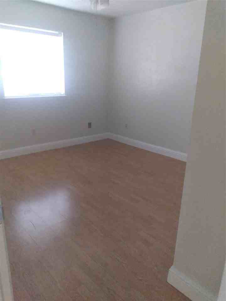 5613 Galway Ln - Photo 5 of 8