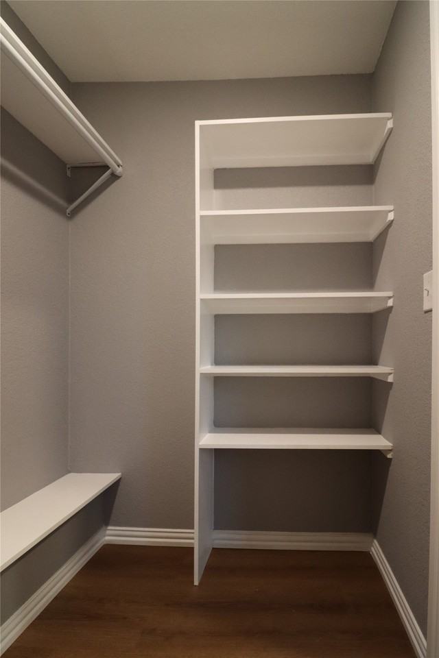 2114 Handley St - Photo 4 of 39