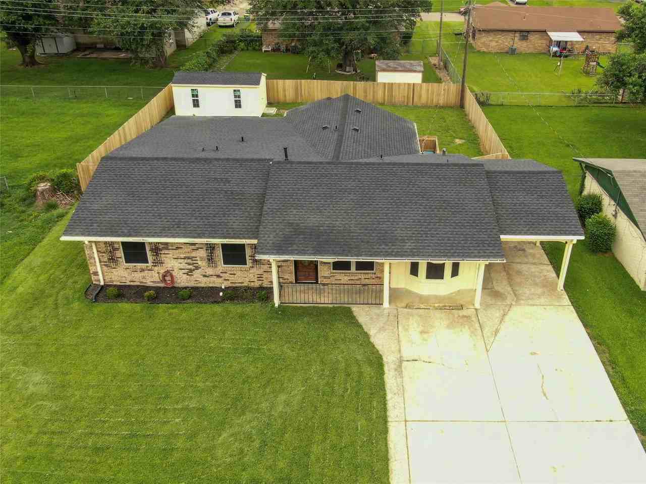 2114 Handley St - Photo 5 of 39