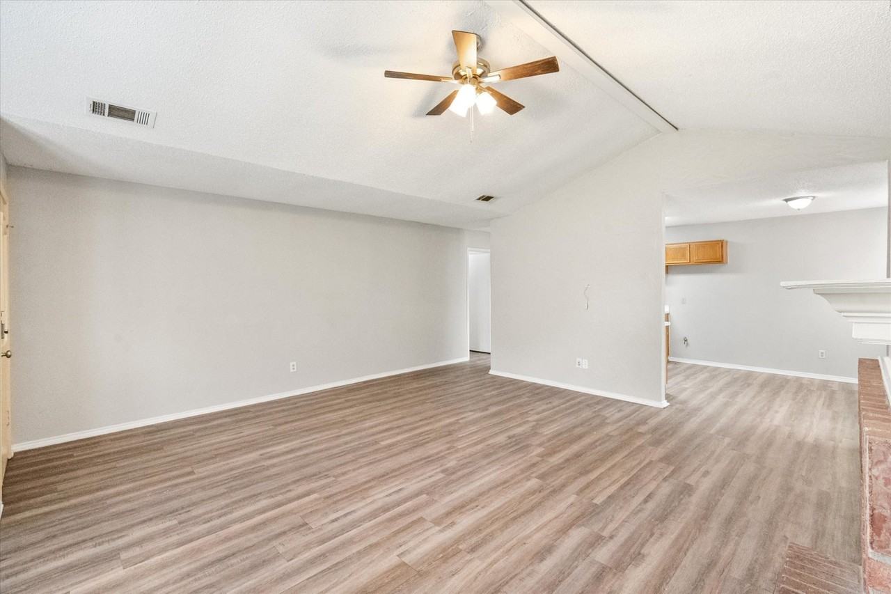 1217 Hidden Creek Dr - Photo 6 of 25