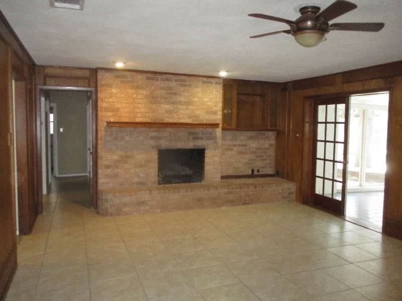 4704 Valleycrest Dr - Photo 2 of 4