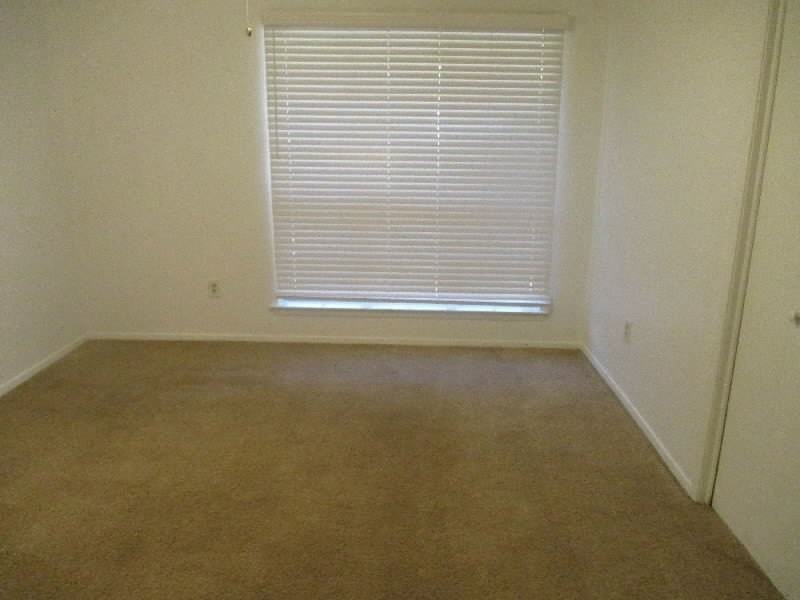 4704 Valleycrest Dr - Photo 3 of 4