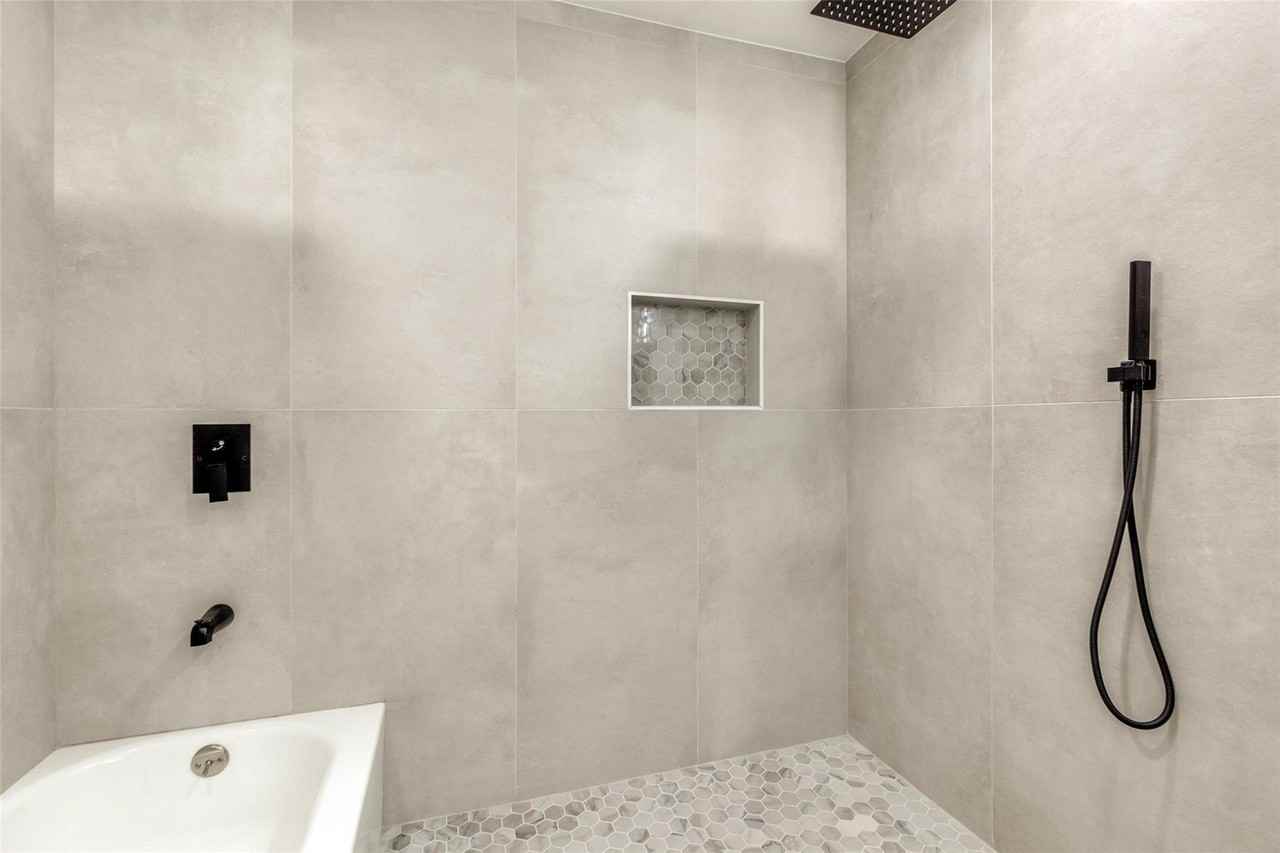 5323 Blaney Way - Photo 3 of 17