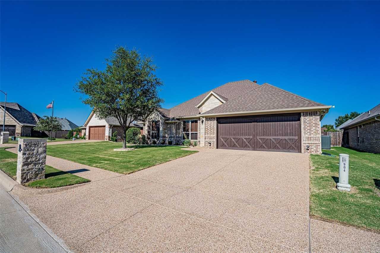 917 Joshua Ct - Photo 3 of 27