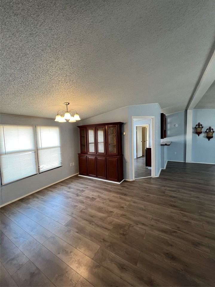 14759 Nightingale Ln - Photo 2 of 32