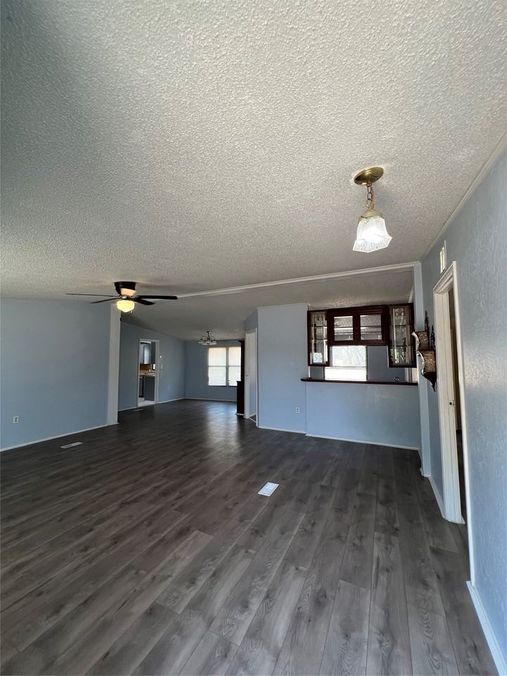 14759 Nightingale Ln - Photo 3 of 32