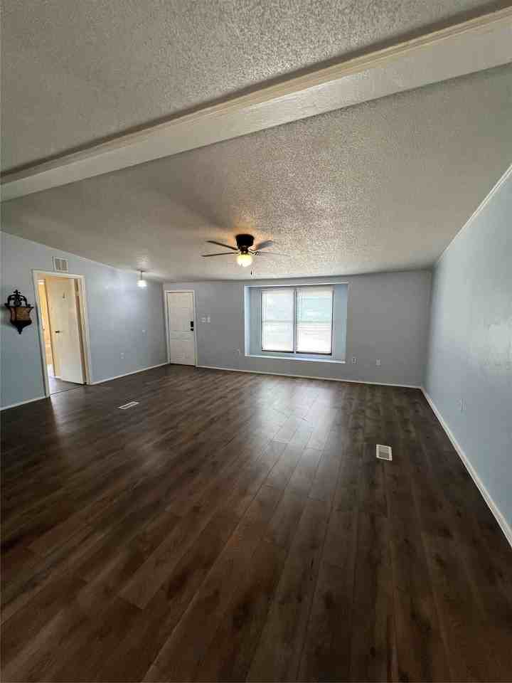 14759 Nightingale Ln - Photo 4 of 32