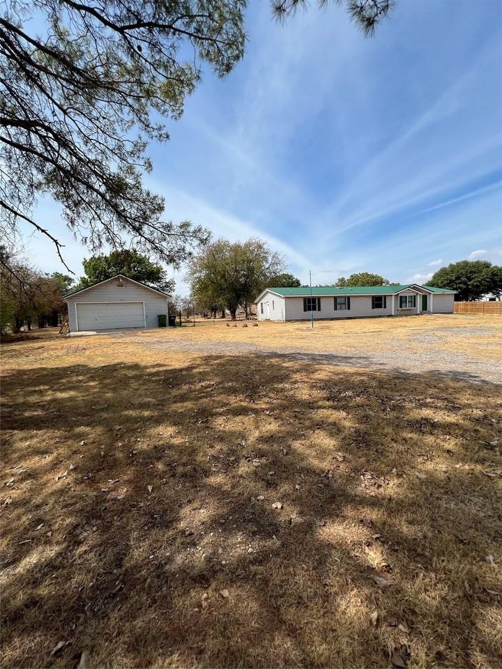 14759 Nightingale Ln - Photo 5 of 32