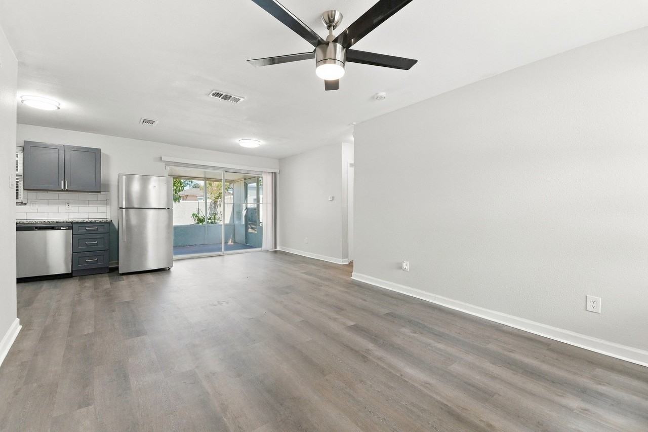 2420 Bamboo St - Photo 5 of 16