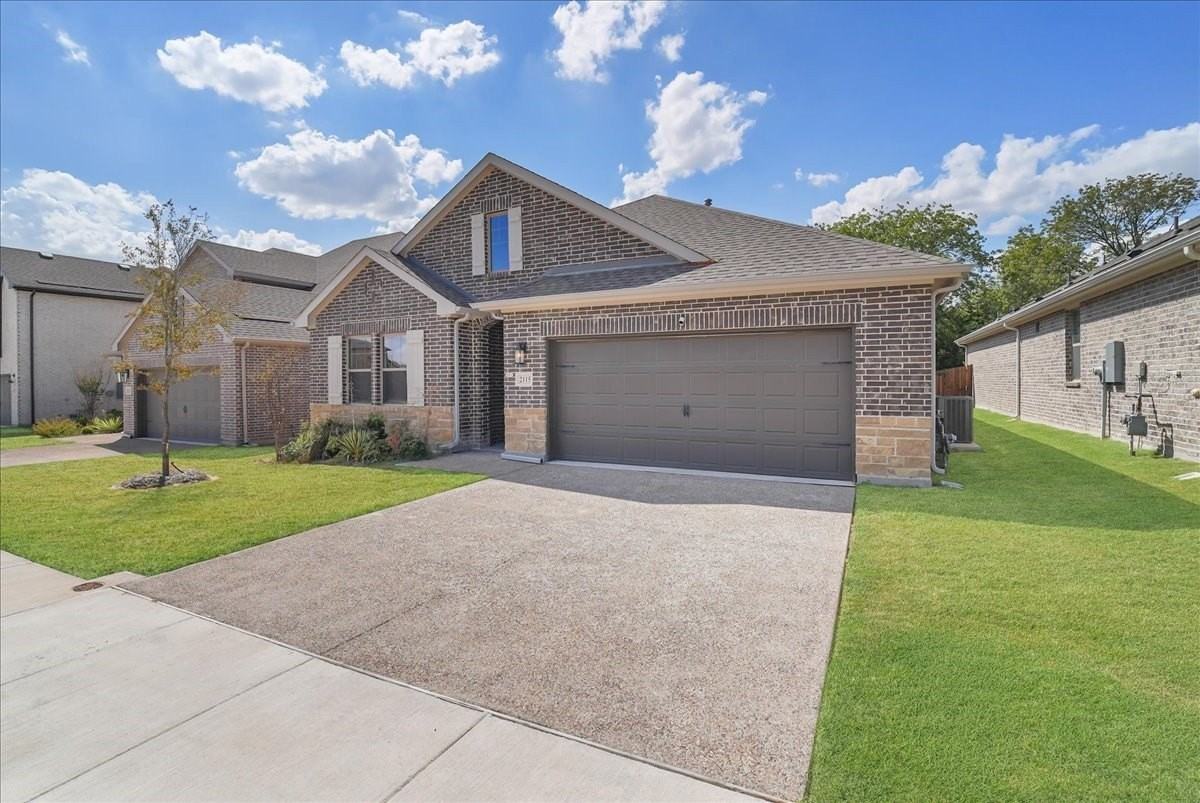 2115 Meadowlark Ln - Photo 3 of 30