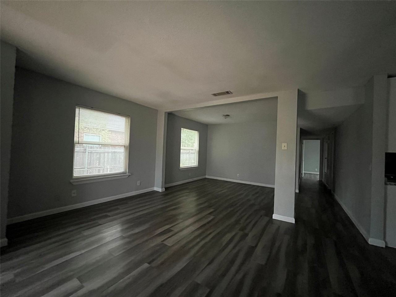 2020 Nomas St - Photo 4 of 18