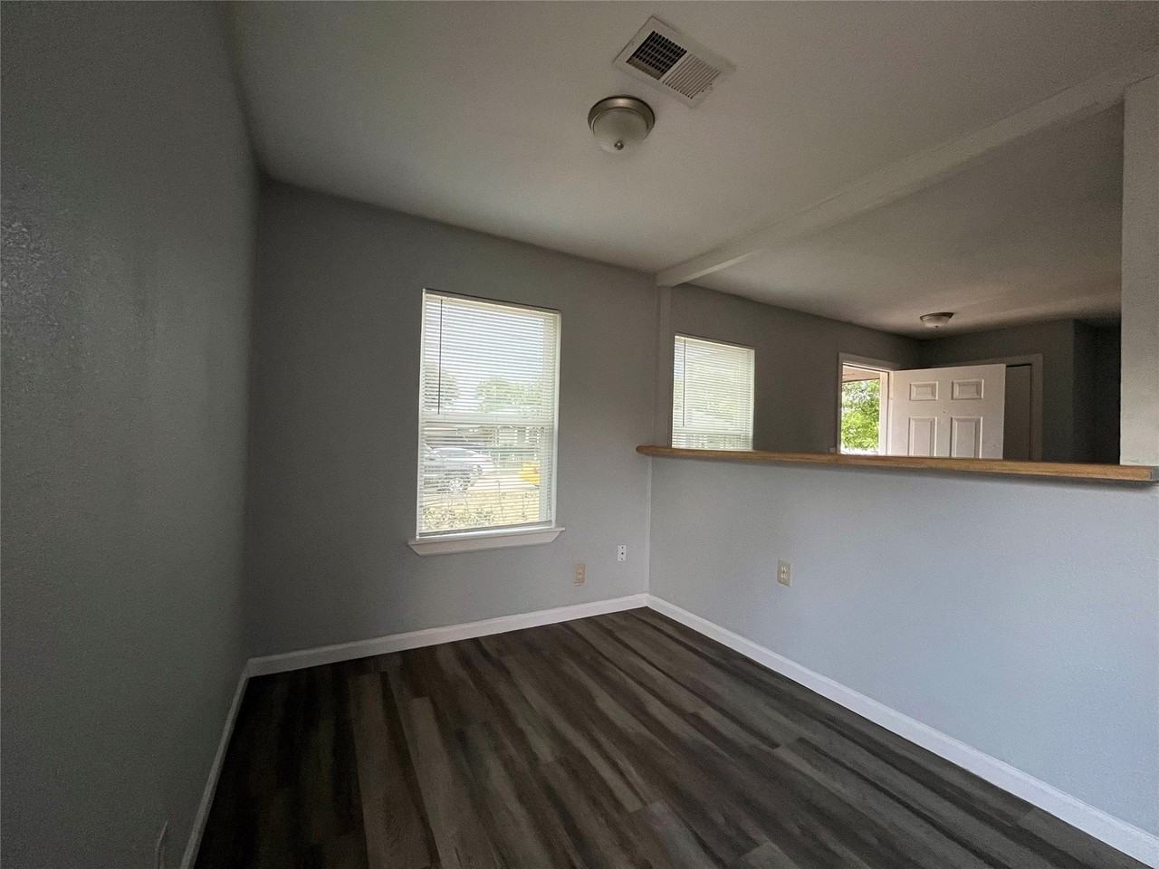 2020 Nomas St - Photo 6 of 18