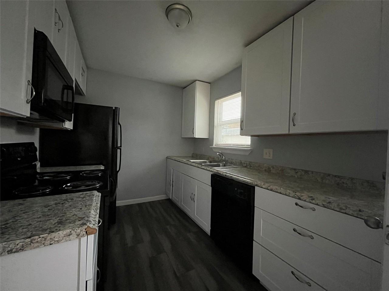 2020 Nomas St - Photo 7 of 18