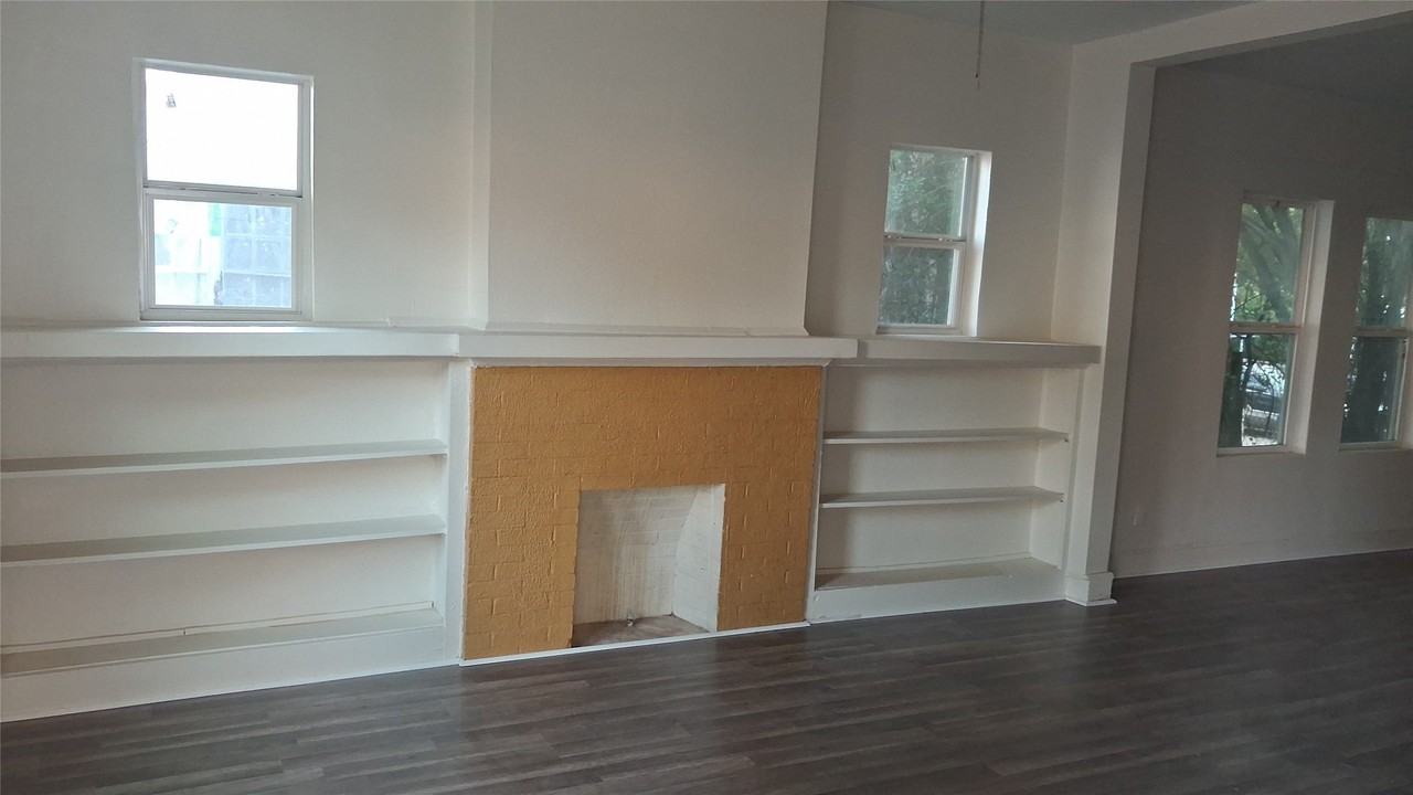 1224 Frost Ave - Photo 2 of 17