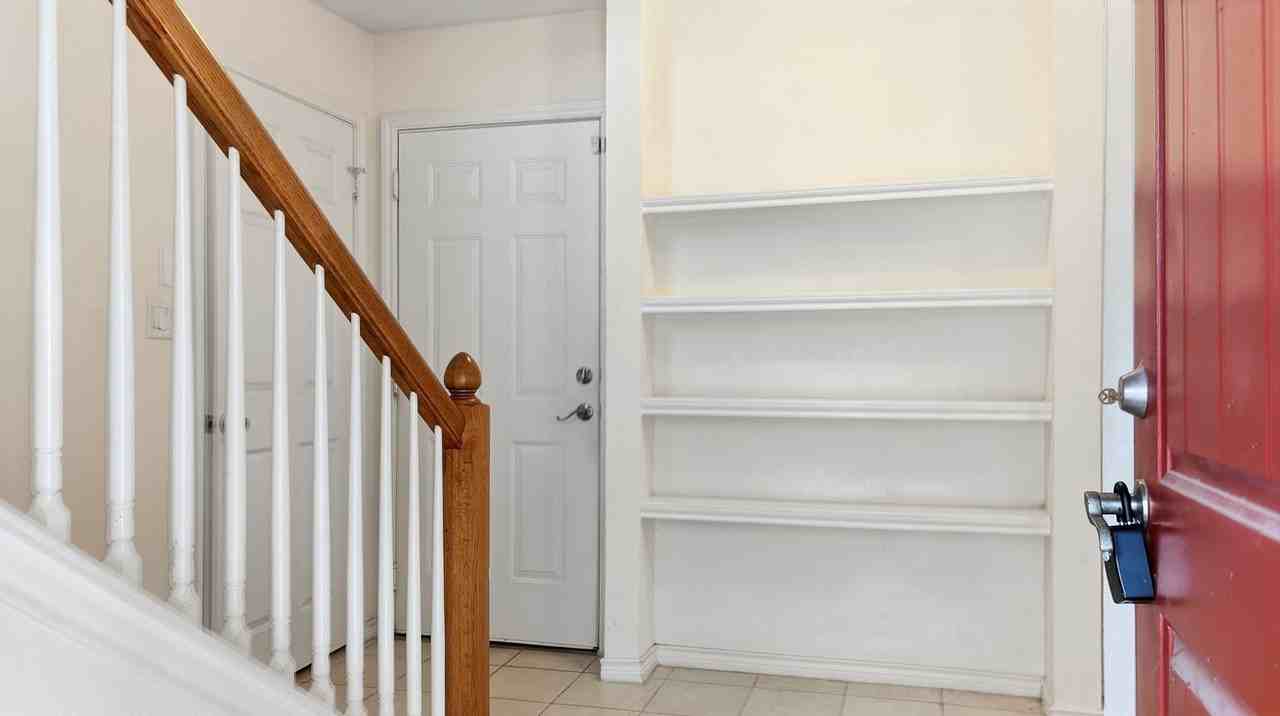 2006 Azure Pointe - Photo 3 of 20