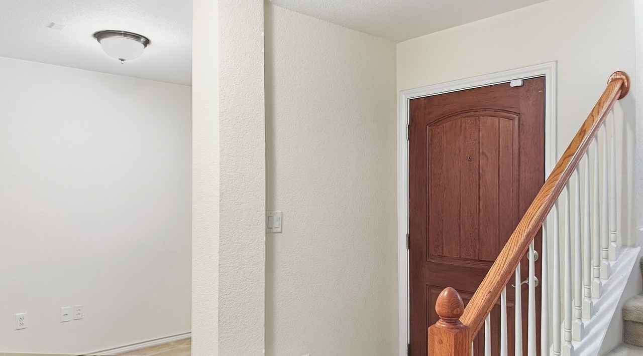 2006 Azure Pointe - Photo 5 of 20