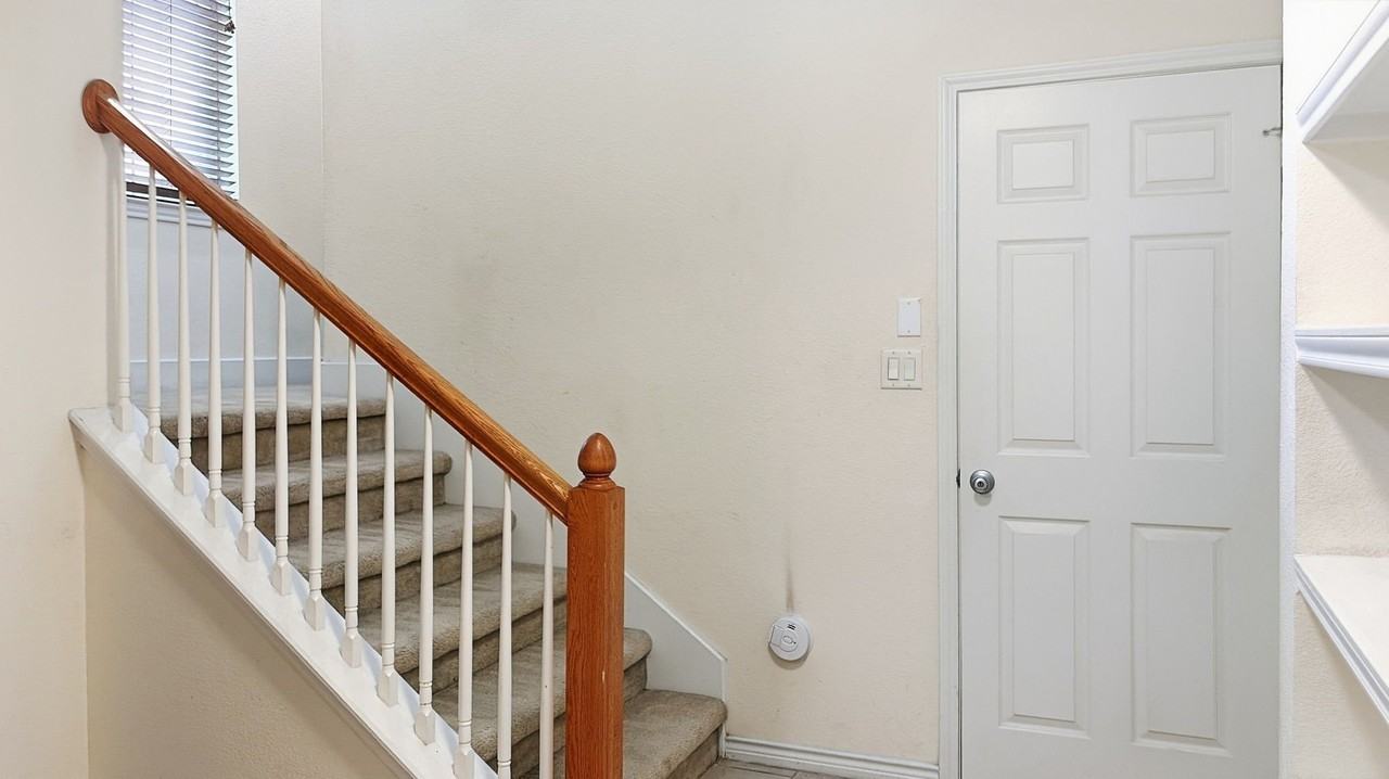 2006 Azure Pointe - Photo 6 of 20