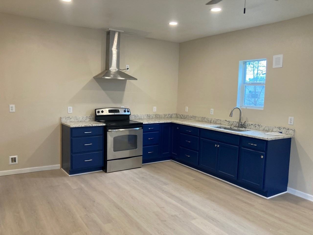 608 Turner St - Photo 2 of 10