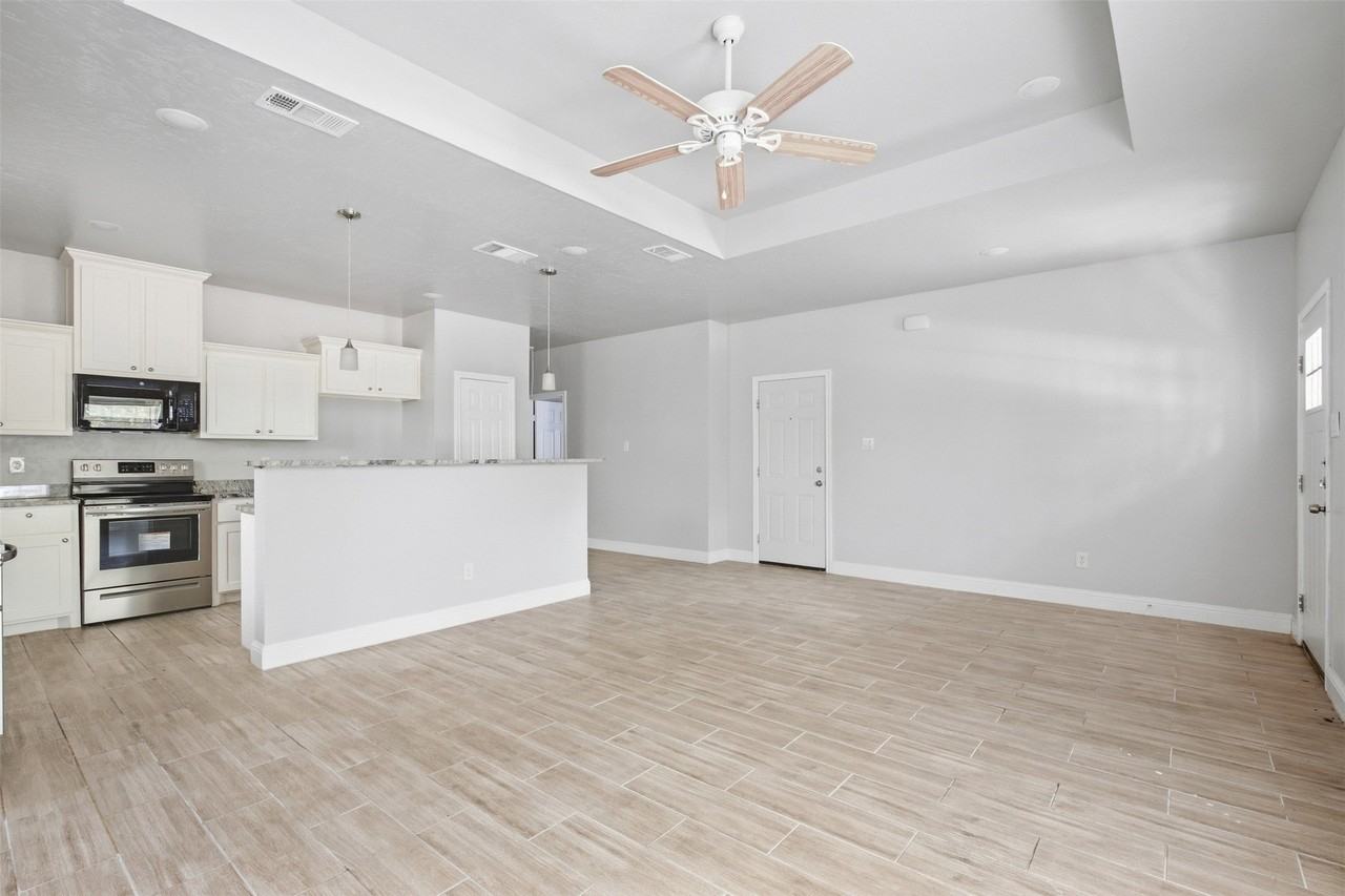 4104 Gordon St - Photo 3 of 20