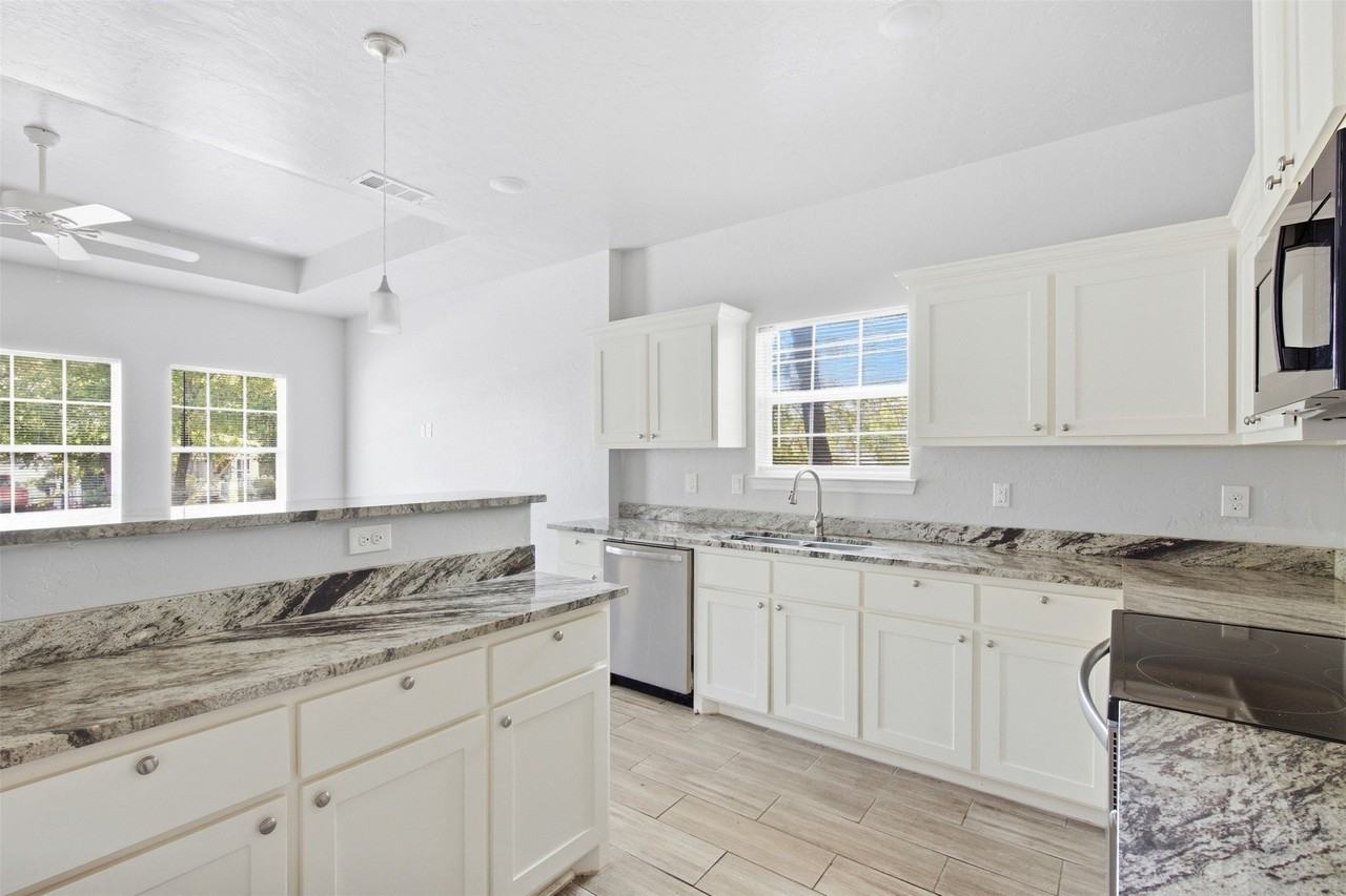 4104 Gordon St - Photo 6 of 20