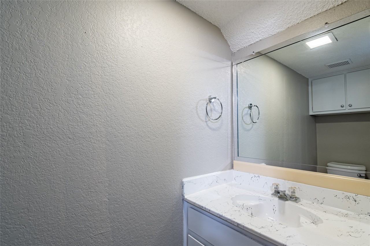 400 Cambridge Dr #400 - Photo 6 of 21