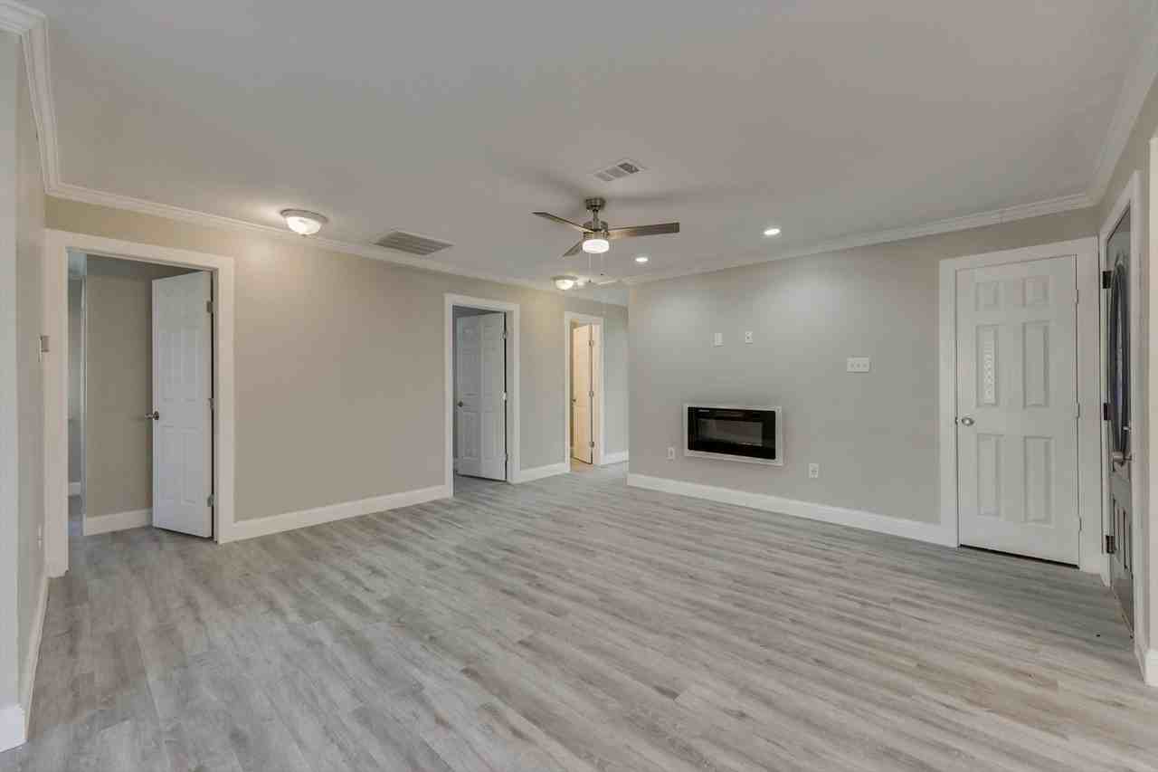 2009 Exeter St - Photo 7 of 27