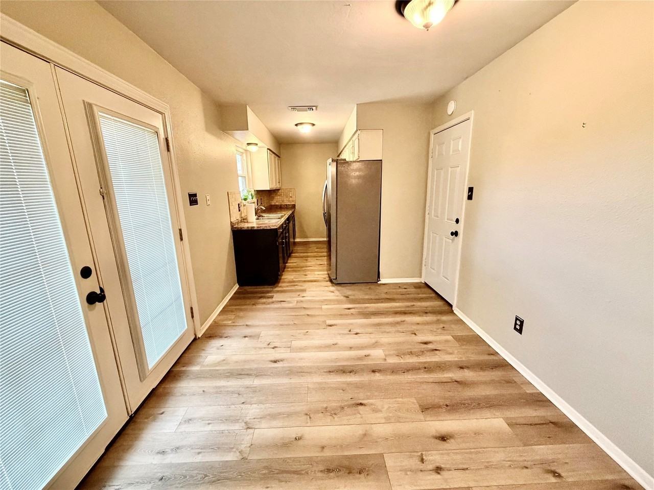 2749 Mill Pond Rd - Photo 7 of 23