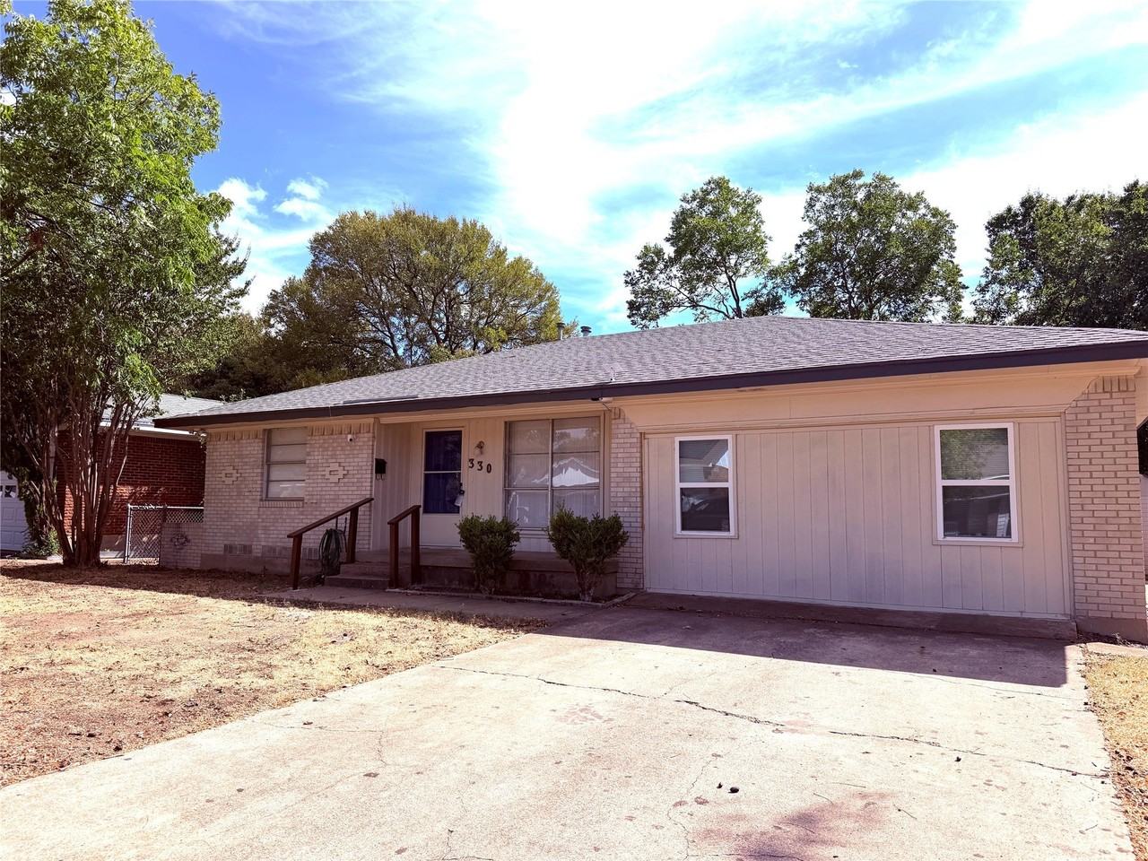 330 W Orange St - Photo 2 of 17