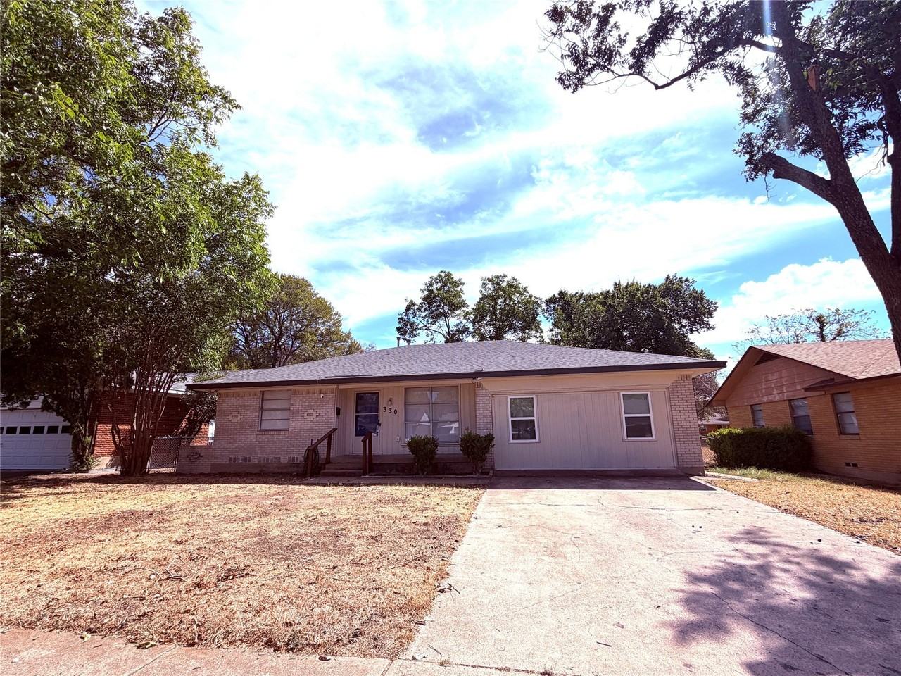330 W Orange St - Photo 3 of 17