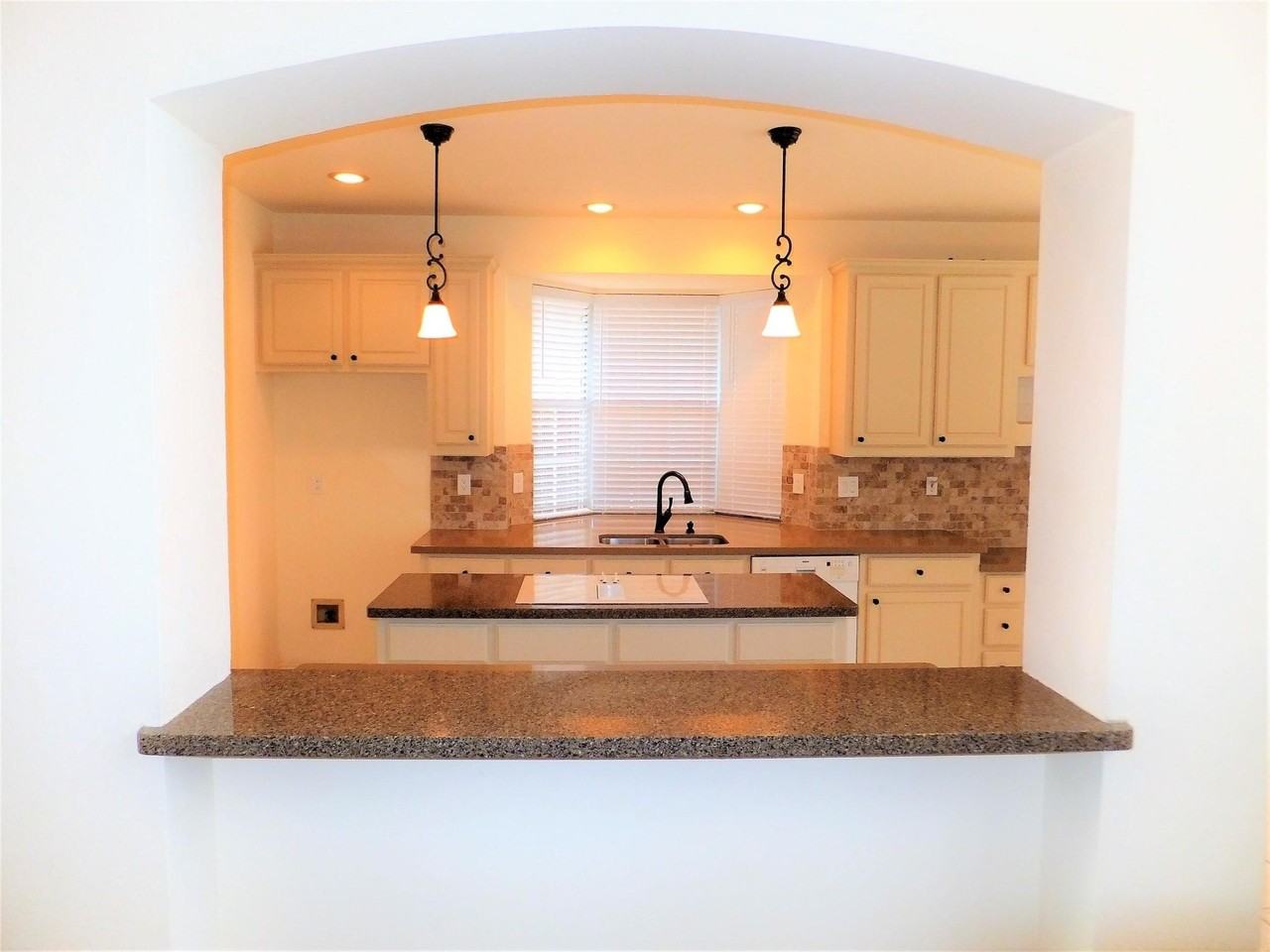 2641 Shadow Hill Ln - Photo 3 of 7