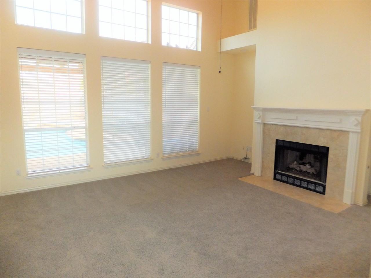2641 Shadow Hill Ln - Photo 4 of 7